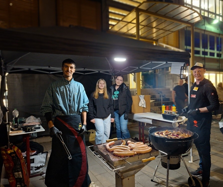 Unsere Rostwurstbrater - danke für Euren Einsatz